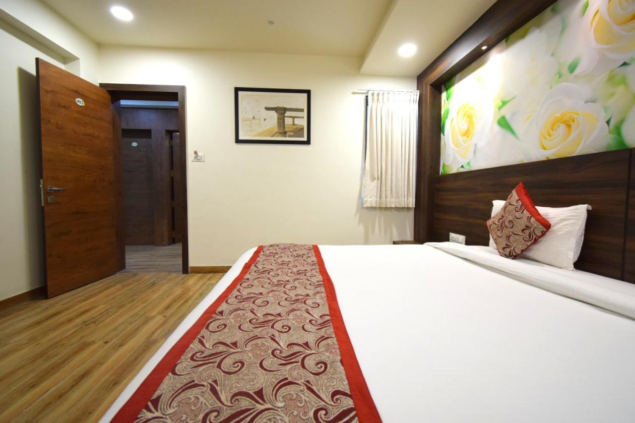 Hotel Fun Park Sānand 外观 照片